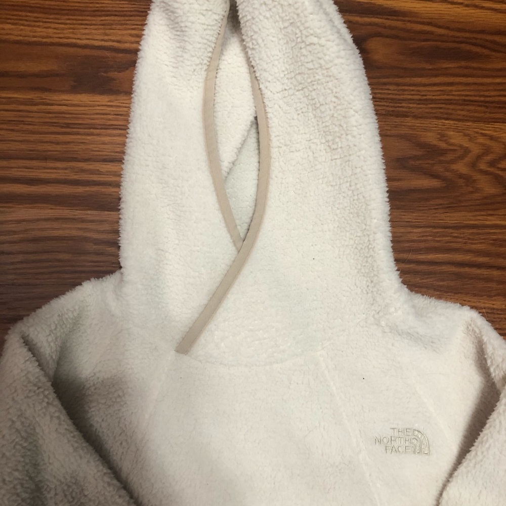 Soft North Face pullover - Picture 2 of 3